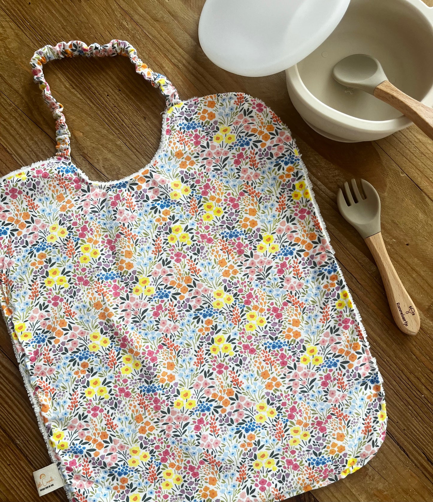 Bavoir élastique 🌸